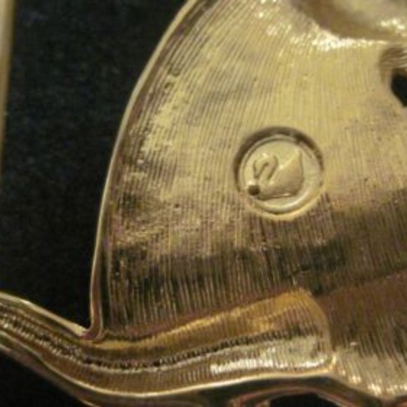 FLASH SALE Swarovski Swan Signed Art Deco Vintage Lady Gymnast Brooch Goldtone - Picture 4 of 6
